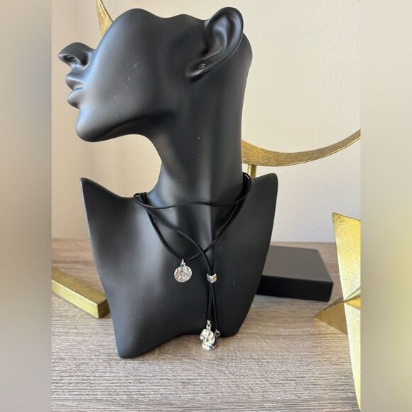 Elegant Silver Pendant Necklace A1474 - Picture 4 of 4